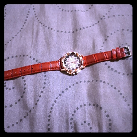 Luxury women's watch - Picture 2 of 3